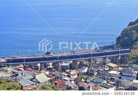 東海道本線 早川-睡川 伊豆急 2100 R-5 編隊 皇家快車 109216130