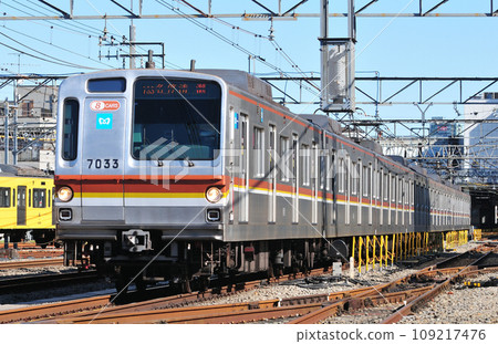 Seibu Ikebukuro Line Hoya Tokyo Metro 7000 series 7033 Seibu Ikebukuro Line Hoya Tokyo Metro 7000 series 7033 109217476