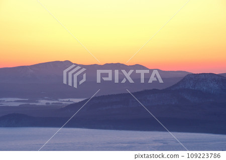 Mountains of sunrise Mountains of sunrise 109223786