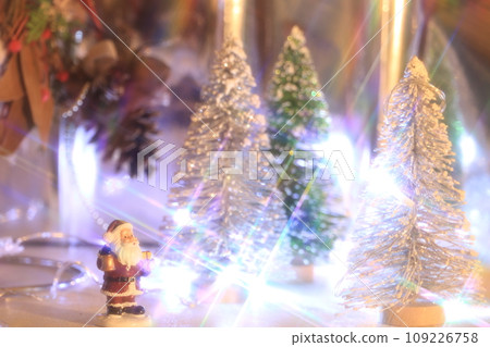 聖誕樹和聖誕老人 109226758