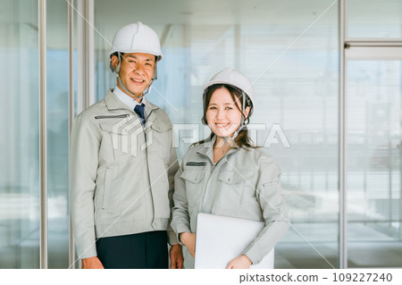 Town planning, electrical work, electric power company, architect, designer, engineer, maintenance, inspection, construction, architecture, men and women in work clothes 109227240