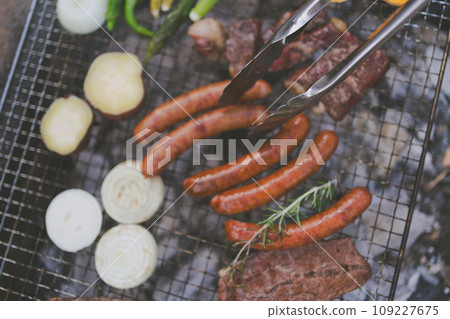 barbecue, barbecued, barbeque 109227675