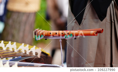 Japanese duet with koto and shakuhachi Japanese duet with koto and shakuhachi 109227990