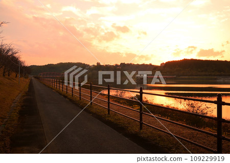 Nagara Dam in the evening 109229919