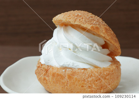 奶油泡芙、西式點心、甜點、鮮奶油、點心、便利商店點心、茶點心、蛋糕、麵包 109230114