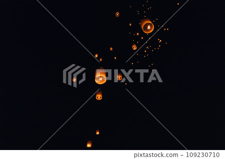 Floating lanterns at Yi Peng Festival in Chiang Mai 109230710