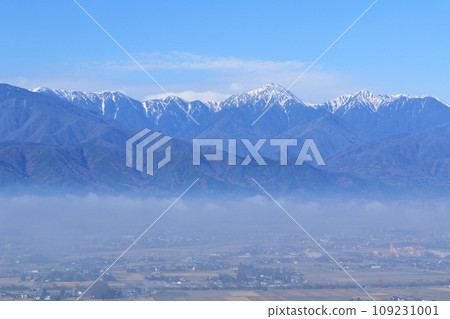 晨霧中的安曇野和初冬的北阿爾卑斯山 109231001