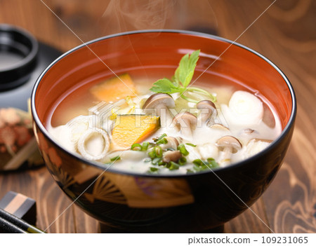 Miso soup served in a luxurious bowl Miso soup served in a luxurious bowl 109231065