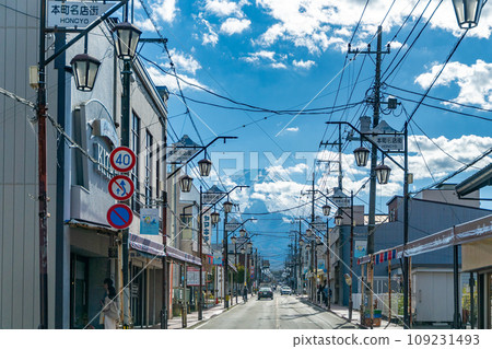 本町通穿過富士吉田市中心,一直延伸到富士山 本町通穿過富士吉田市中心,一直延伸到富士山 109231493