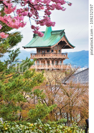 京都泉銅寺大雲院只園閣 109232597