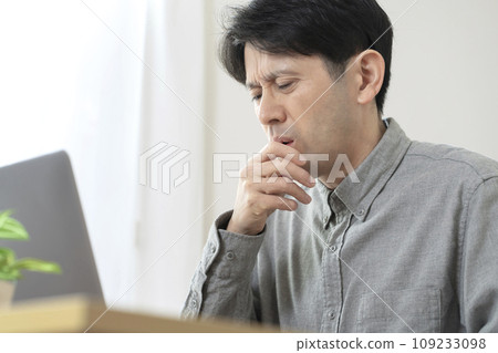 Man in poor health, nausea, norovirus, gastroenteritis Man in poor health, nausea, norovirus, gastroenteritis 109233098