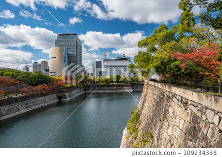 Osaka castle scenery in autumn Osaka castle scenery in autumn 109234338