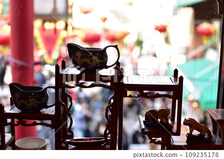 Tea time in Nankinmachi, Kobe 109235178