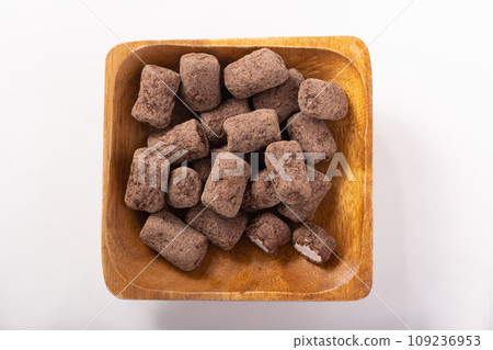marshmallow chocolate 109236953