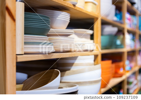 Ceramic plates in a tableware store 109237109
