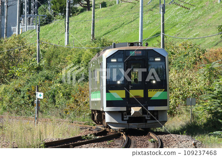 室蘭本線定期列車JR北海道H100 DECMO 室蘭本線定期列車JR北海道H100 DECMO 109237468