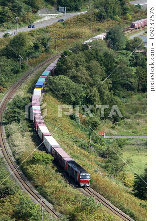 Muroran Main Line Freight Train JR Freight DF200 Electric Diesel Locomotive 109237576