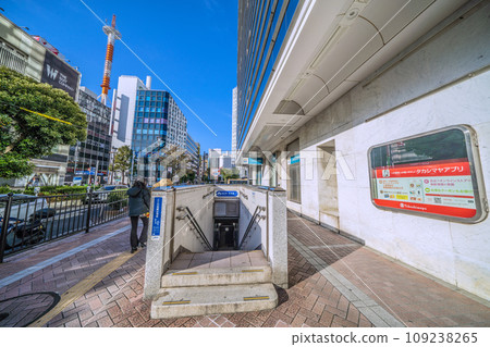 Japan's Yokohama cityscape reduced by 11 weeks nationwide... Yokohama Municipal Subway Blue Line Yokohama Station entrance, etc. = November 29th Japan's Yokohama cityscape reduced by 11 weeks nationwide... Yokohama Municipal Subway Blue Line Yokohama Station entrance, etc. = November 29th 109238265