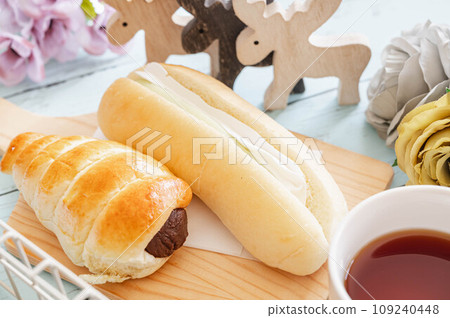 Sweet bread and coffee Sweet bread and coffee 109240448