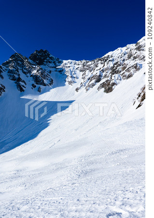 初夏雪季攀登北阿爾卑斯穗高山脈：唐澤冰壺和前穗高岳 109240842