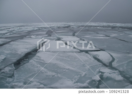 Drift ice 109241328