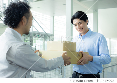 商人領取行李 商人領取行李 109246098