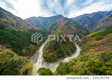 [德島] 日野寺溪谷 [秋季] 109246794