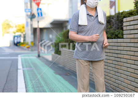 老年女性步行健康 老年人飲食運動 健康習慣 步行 109250167