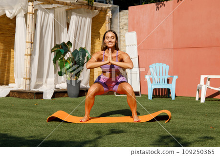 Yoga on the Grass 109250365