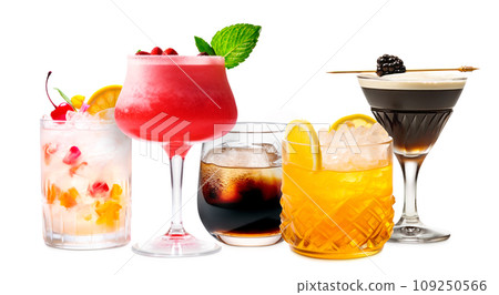 Set and collection of classic alcohol cocktails or mocktail isolated on white background with fresh summer fruits Set and collection of classic alcohol cocktails or mocktail isolated on white background with fresh summer fruits 109250566