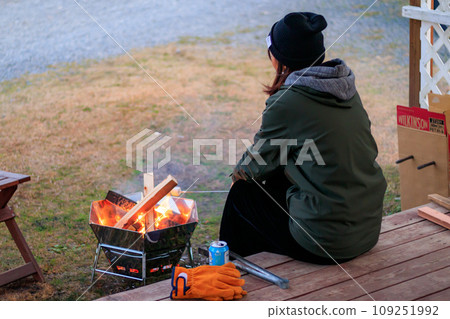 女人生營火 109251992