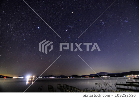 Spring starry scenery in Setouchi: Orion constellation in the southwest sky Spring starry scenery in Setouchi: Orion constellation in the southwest sky 109252556