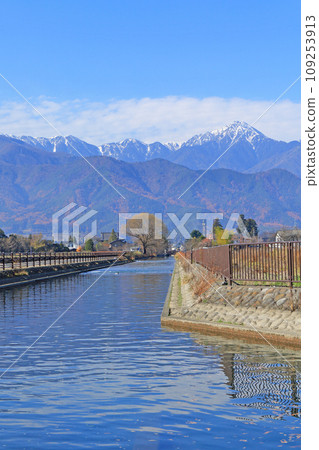 深秋的安曇野、地獄溪和北阿爾卑斯山 109253913