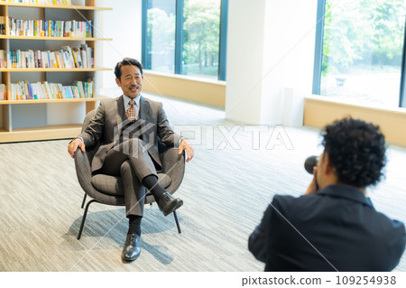 Interview/Photography/Interview image 109254938