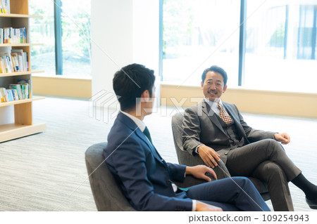 Interview/Photography/Interview image 109254943
