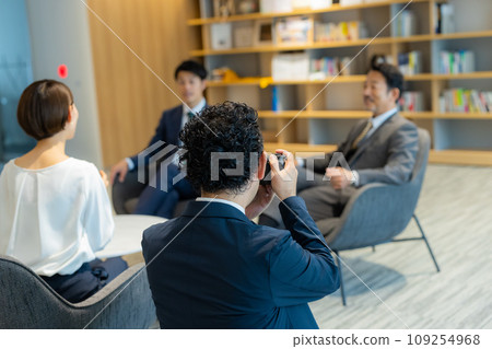 Interview/Photography/Interview image 109254968