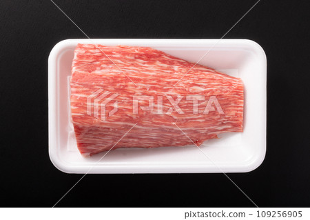 黑毛和牛 Tomosankaku 烤牛肉（仙台牛肉） 109256905