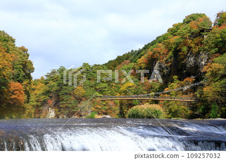 吹割瀑布秋葉風景 吹割瀑布秋葉風景 109257032
