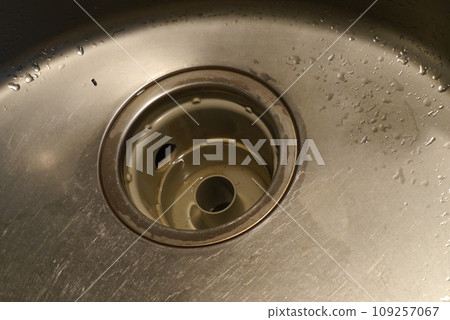 Clean the sink you use every day, and sometimes even the drain. Clean the sink you use every day, and sometimes even the drain. 109257067
