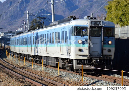 115 series 1000 Nagano color Shinano Railway 109257095