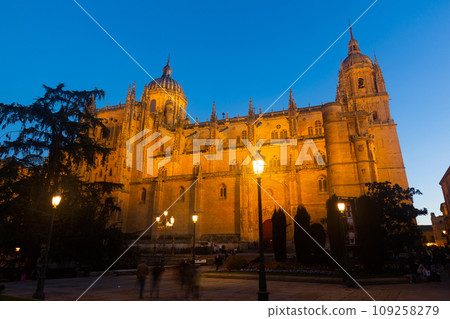 Illuminated building of New Cathedral of Salamanca in spring twilight Illuminated building of New Cathedral of Salamanca in spring twilight 109258279