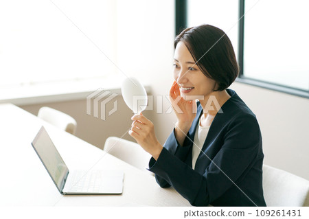 Skin care for women working in the office Skin care for women working in the office 109261431