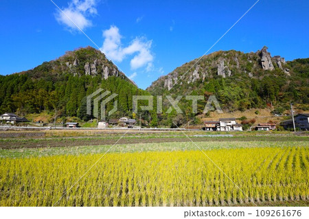 十一月的九州，秋高氣爽時，中津、矢馬溪、裡矢馬溪不在後面，而是裡矢馬溪開車 109261676
