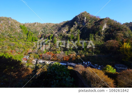 Kyushu in November, Yabakei, seen from Hitome Hakkei Observation Deck, autumn leaves of Yabakei, Yabakei Drive, Kyushu in November, Yabakei, seen from Hitome Hakkei Observation Deck, autumn leaves of Yabakei, Yabakei Drive, 109261842
