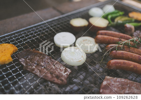 barbecue, barbecued, barbeque 109262628