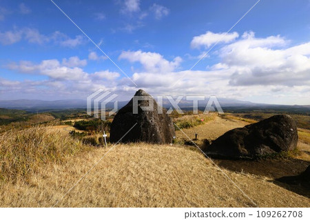 November, Autumn in Kyushu, Kumamoto Prefecture, Aso District, Minamioguni Town, Oshido Stone Hill walk, autumn sky high in the sky, Kyushu drive November, Autumn in Kyushu, Kumamoto Prefecture, Aso District, Minamioguni Town, Oshido Stone Hill walk, autumn sky high in the sky, Kyushu drive 109262708
