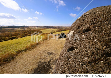 11月，九州之秋，熊本縣阿蘇地區南小國町，大志戶石山散步，秋日高空，九州駕車 109262710