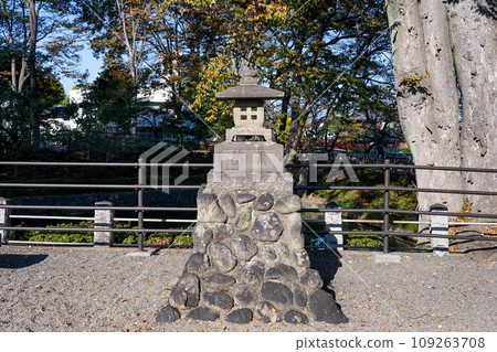 Takimiya Shrine in front of Fukaya Station (Fukaya City, Saitama Prefecture) 109263708