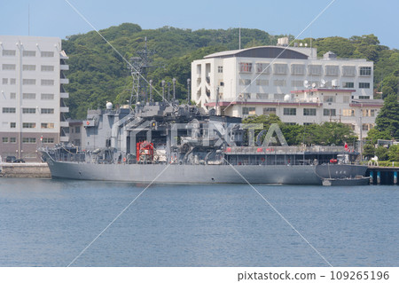 Maritime Self-Defense Force submarine rescue carrier Chiyoda 109265196