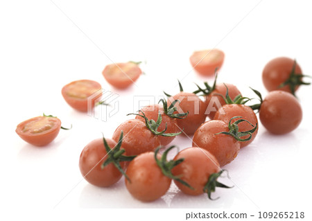 新鮮健康的成熟櫻桃番茄 109265218